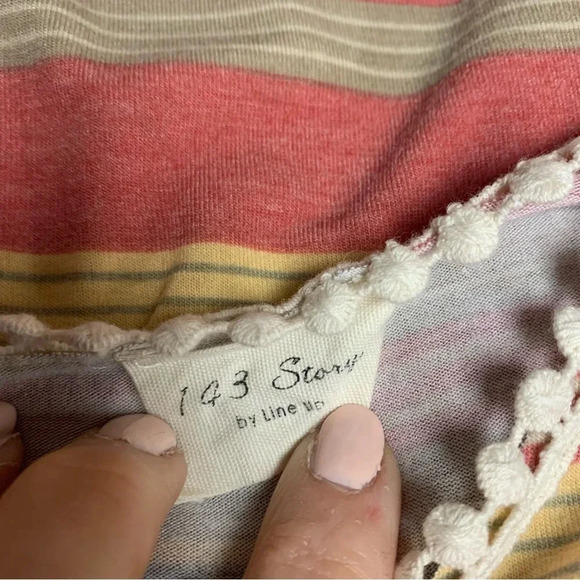 143 Story sleeveless top warm tone colors size medium but would fit up - Picture 7 of 8